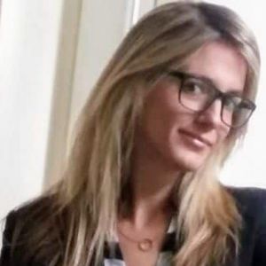 Meet your Posher, Leslie